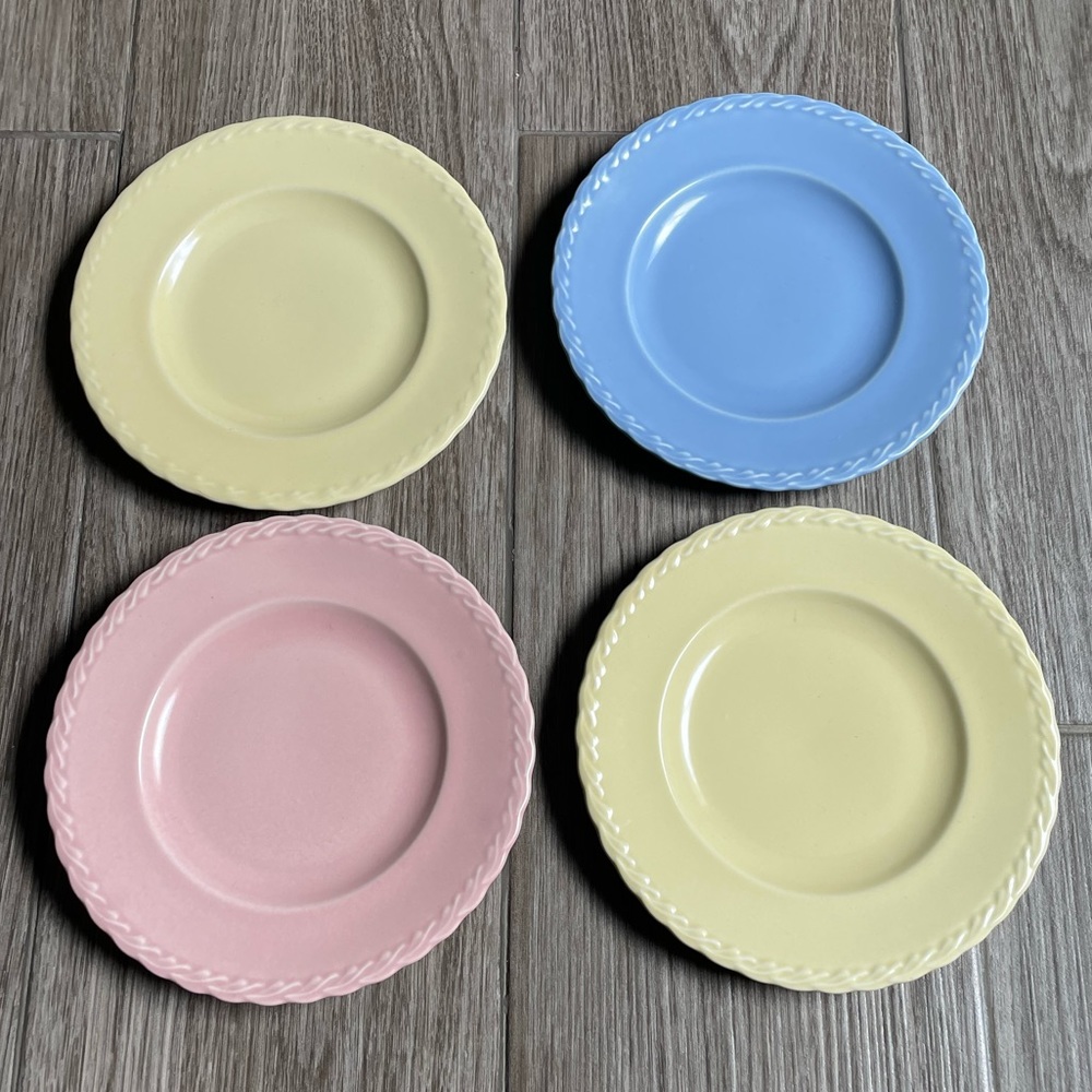 EUC VNT Vernon Kilns California Pottery, Set of 4 Salad Plates